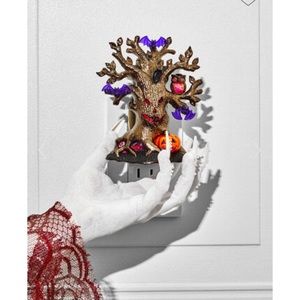 BATH BODY WORKS HALLOWEEN 2022 MONSTER TREE NIGHTLIGHT